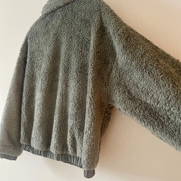 Vuori women's Cozy Sherpa Jacket Green Size Medium NWOT - Picture 6 of 14